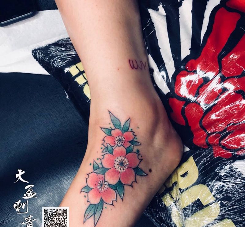 脚面樱花纹身图片_成品原创纹身图案
