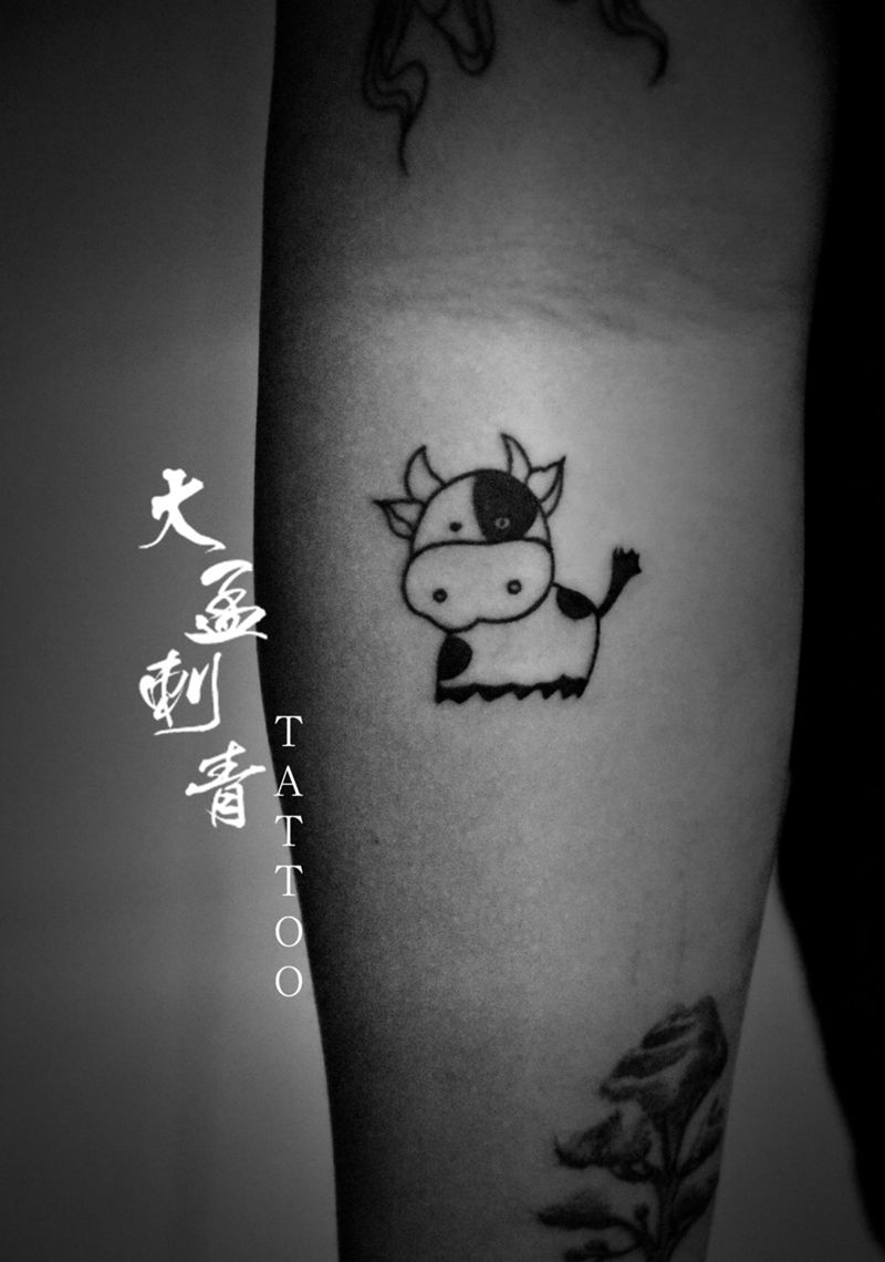 奶牛纹身图片_成品原创纹身图案