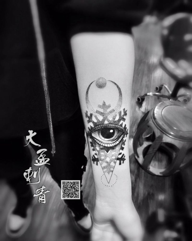 几何体点刺纹身图片_手臂几何点刺纹身图案