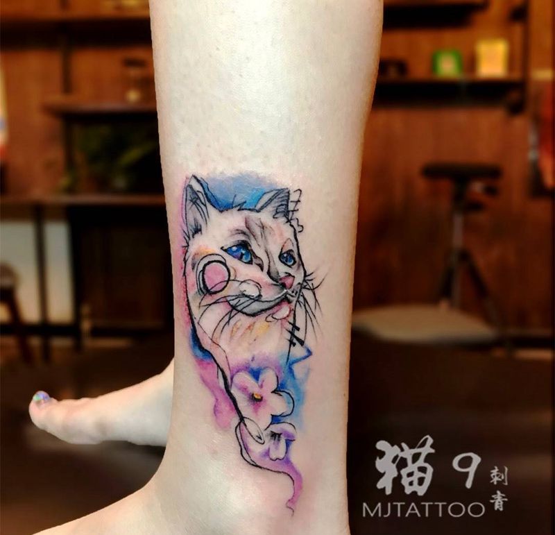 水彩猫纹身图片