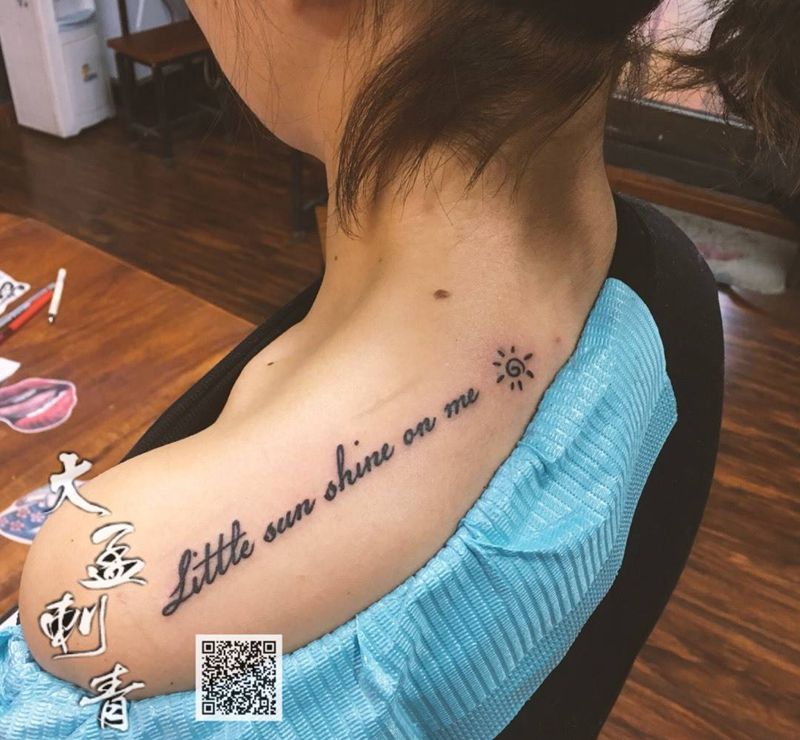 小清新纹身图片_肩部纹身图案