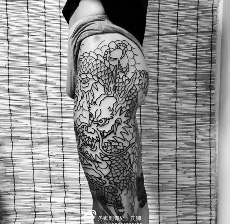 包大腿传统龙割线基本完成纹身图片_腿部老传统纹身图案