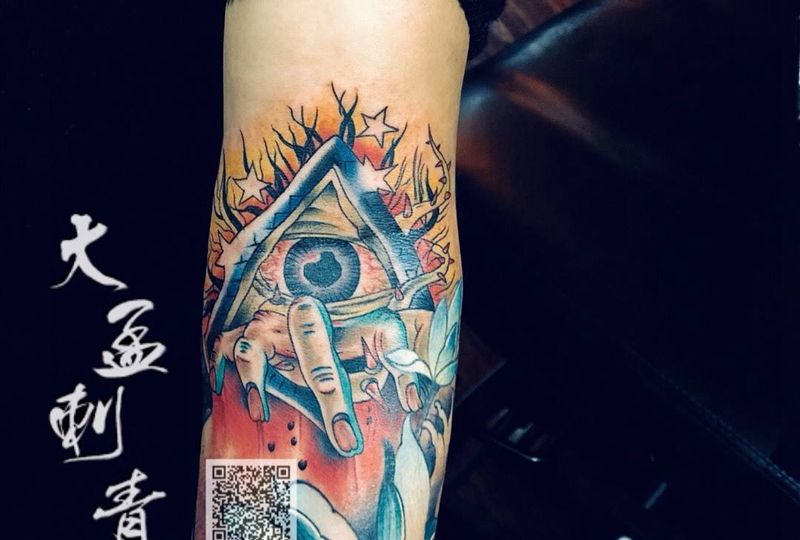 school眼纹身图片_手臂Old School纹身图案