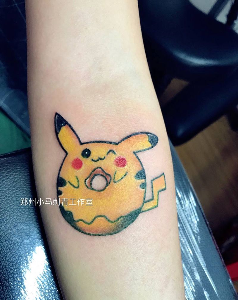 甜甜圈皮卡丘纹身图片