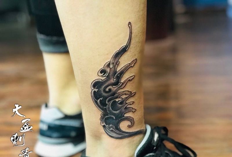 脚踝水浪纹身图片_成品纹身图案
