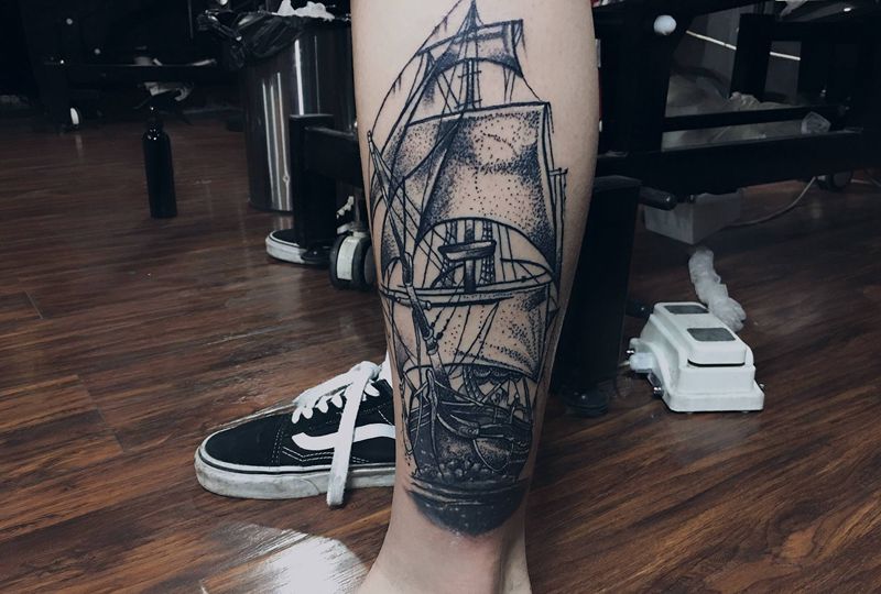 遮盖帆船纹身图片_腿部纹身图案
