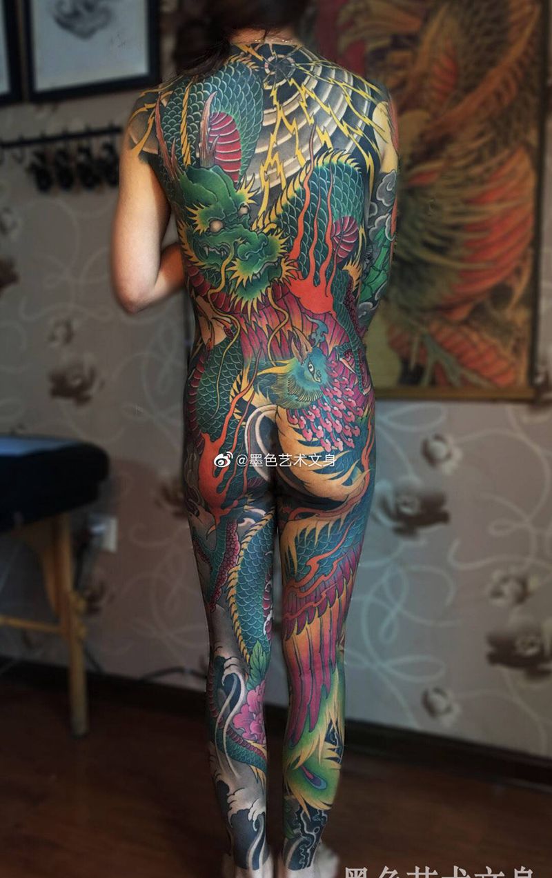 龙，凤凰纹身图片_背部新传统纹身图案