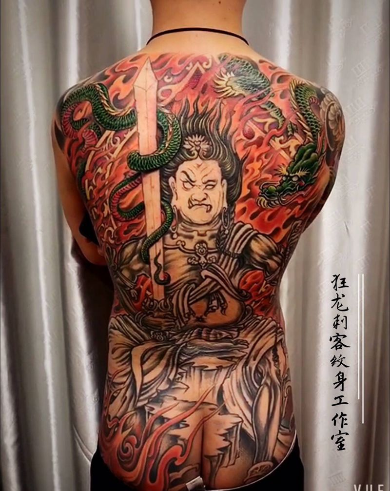 不动明王纹身图片_背部臀部新传统老传统不动明王满背彩色传统满背纹身图案