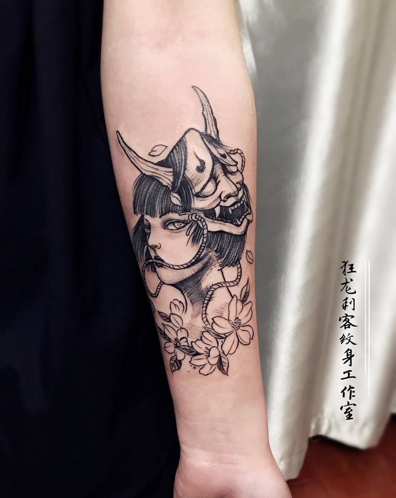 小清新纹身图片_手臂手部几何点刺艺妓小清新线条纹身图案