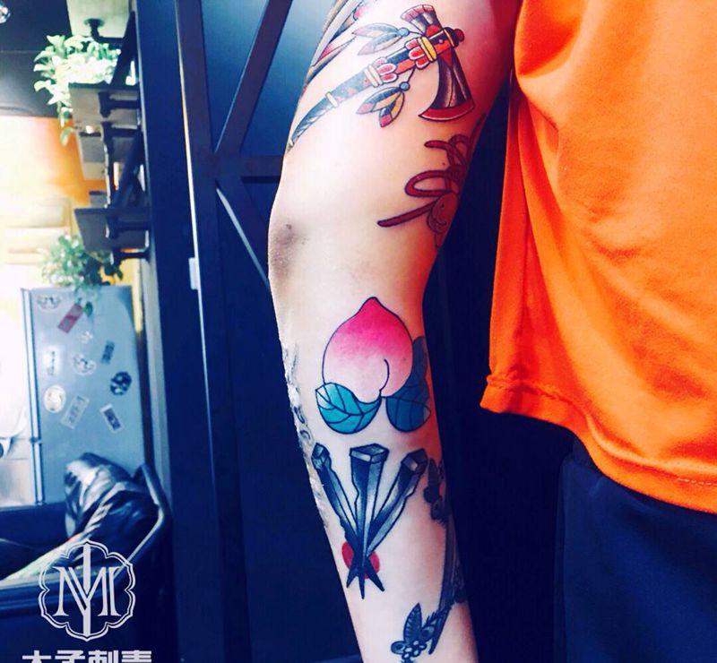 School纹身图片_手臂Old School纹身图案