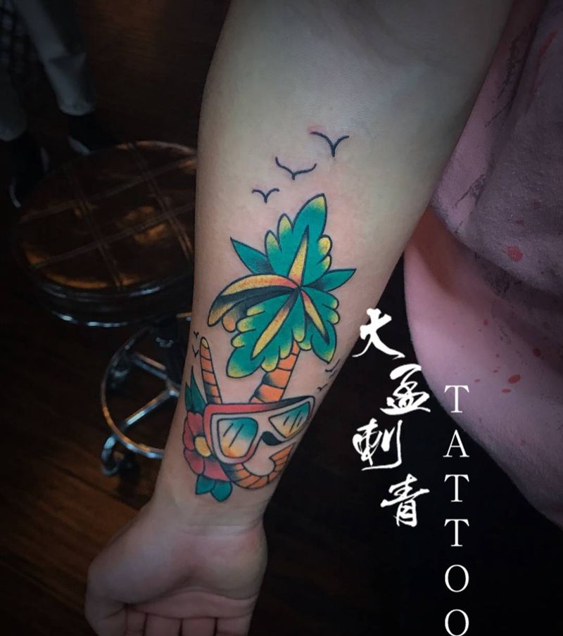 彩色椰子树纹身图片_成品纹身图案