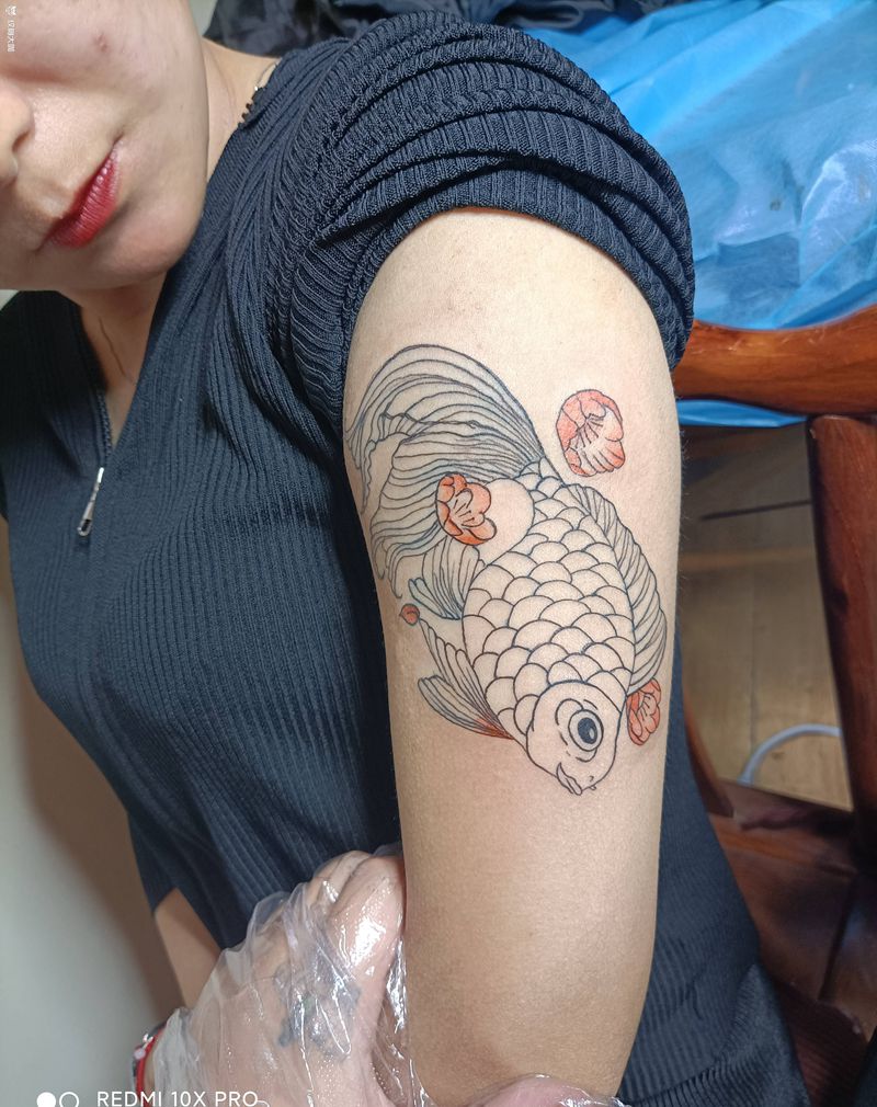 鱼纹身图片_手臂纹身图案