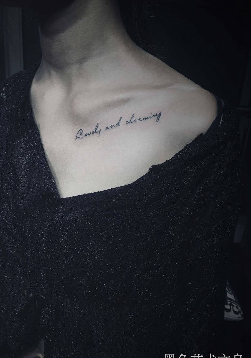 锁骨小字母纹身图片