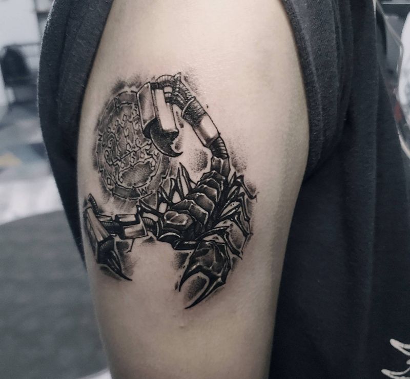 原创蝎子纹身图片_手臂肩部欧美写实图腾暗黑蝎子图腾纹身图案