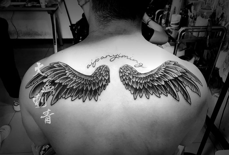 翅膀纹身图片_成品纹身图案