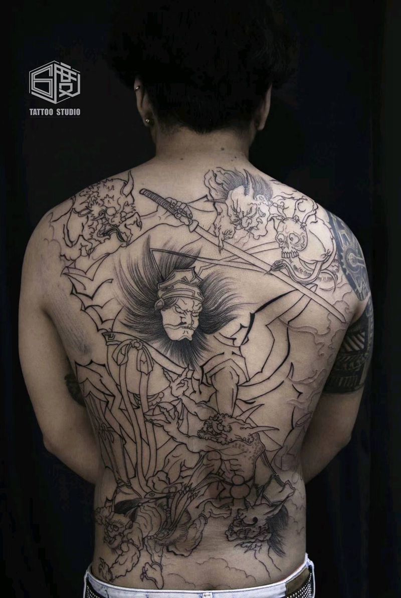 满背割线 下次继续纹身图片_背部新传统纹身图案