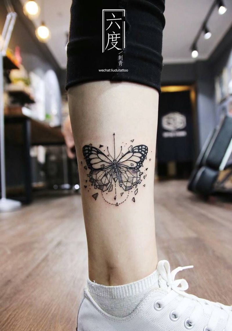 几何蝴蝶遮盖疤痕纹身图片_成品腿部欧美几何动物纹身图案