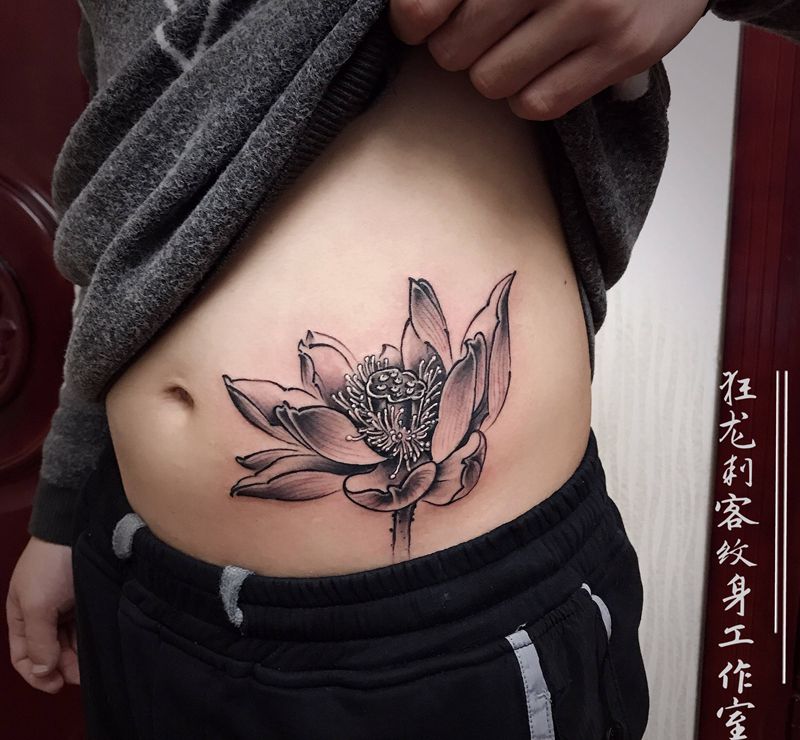 莲纹身图片_腰部腹部老传统新传统莲花荷花莲纹身图案