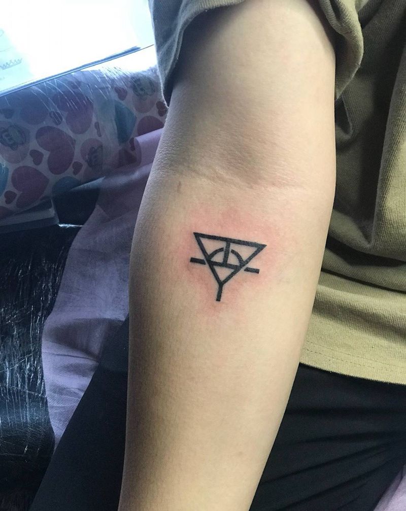 华晨宇，陈奕迅纹身图片