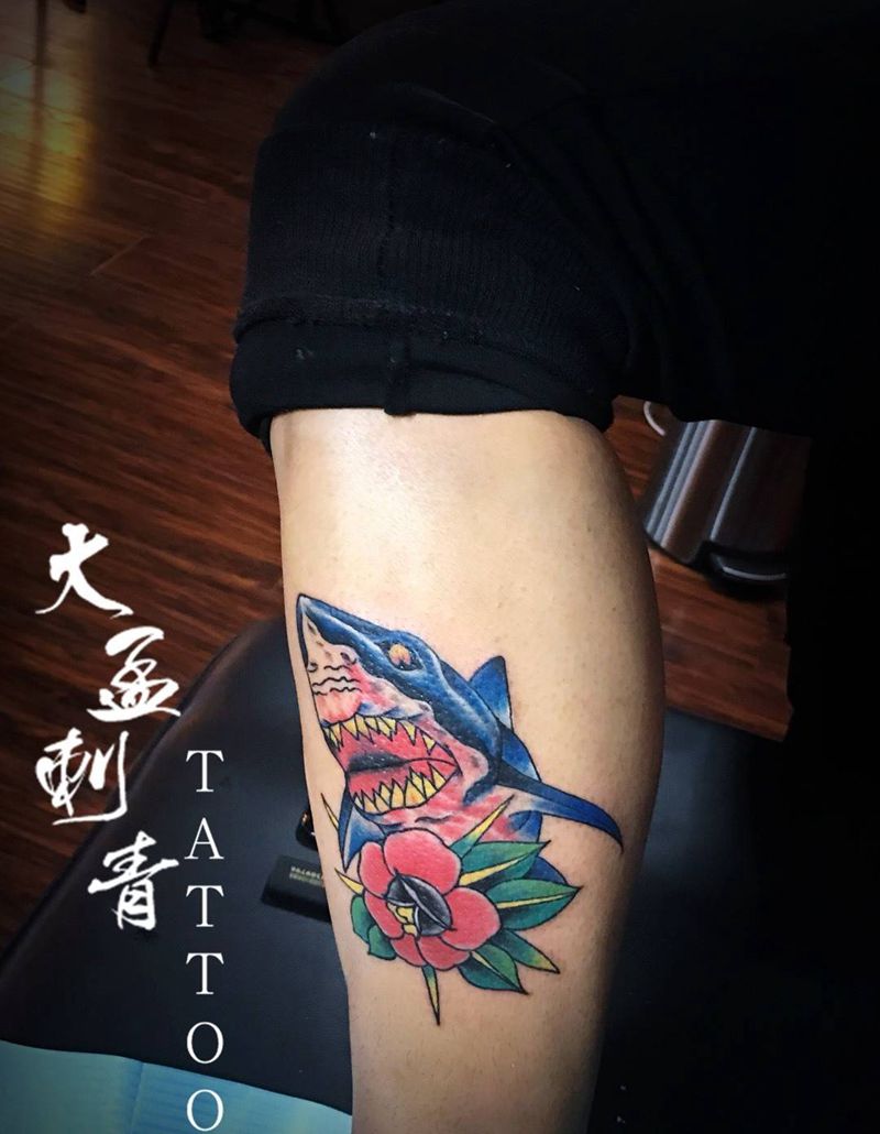 彩色鲨鱼纹身图片_成品纹身图案