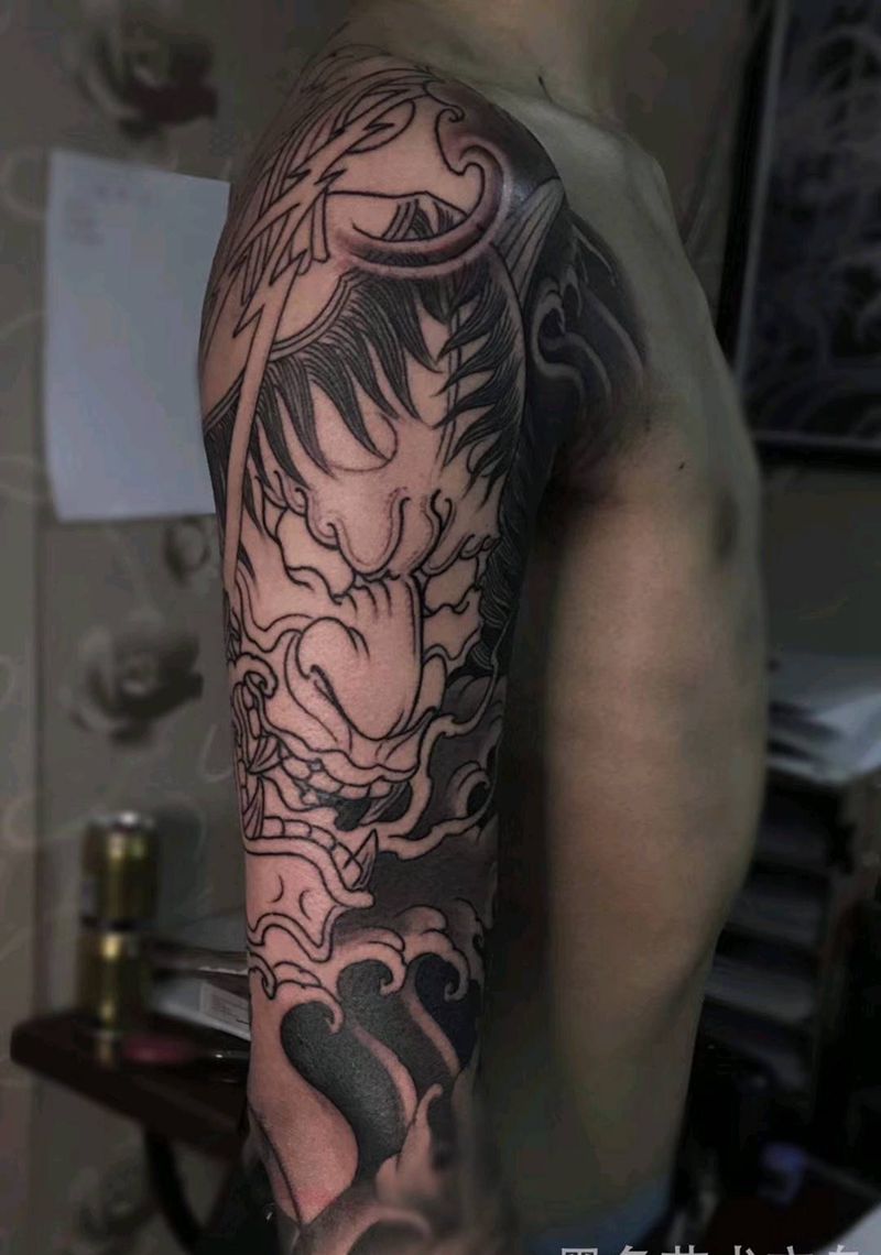 大臂般若纹身图片_手臂新传统般若纹身图案