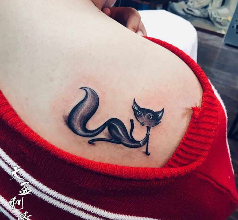 肩膀狐狸纹身图片_成品纹身图案