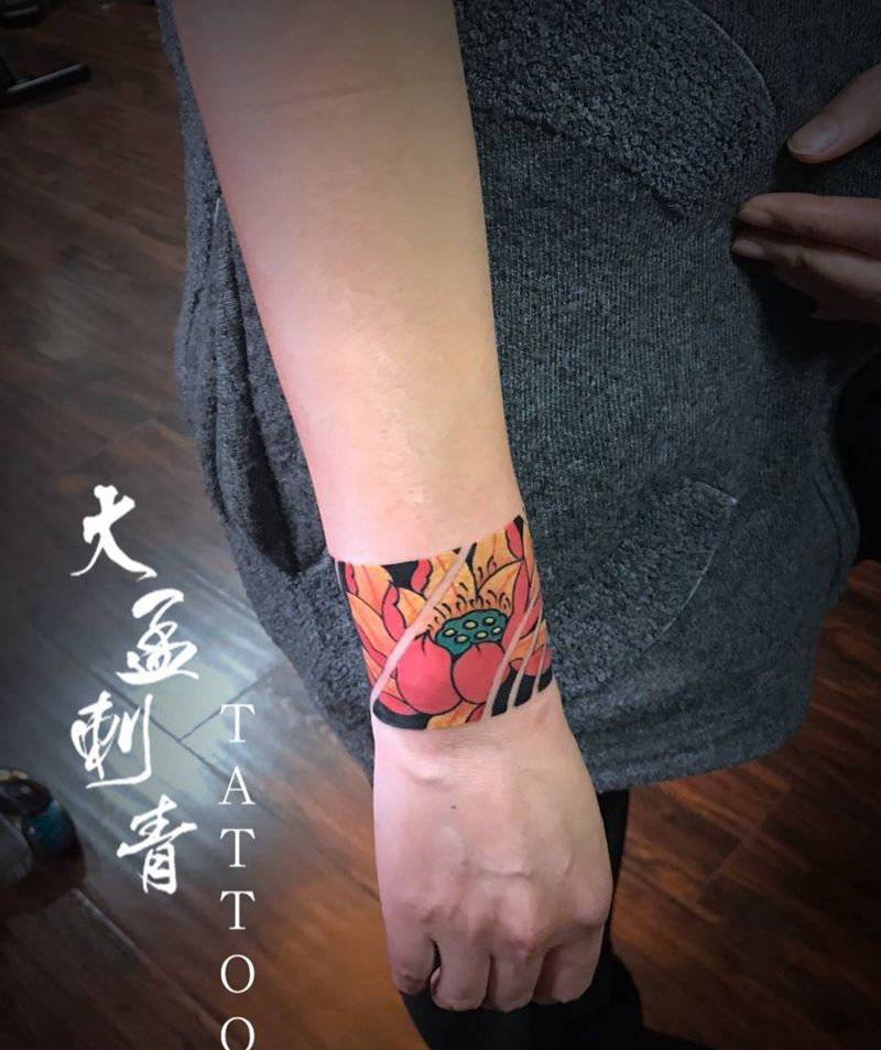 荷花手环！纹身图片_成品纹身图案