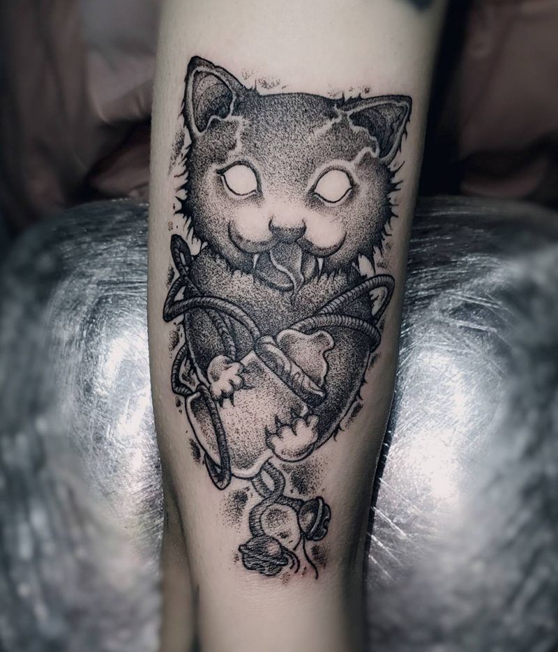 暗黑猫咪纹身图片_手臂肩部欧美写实猫暗黑纹身图案
