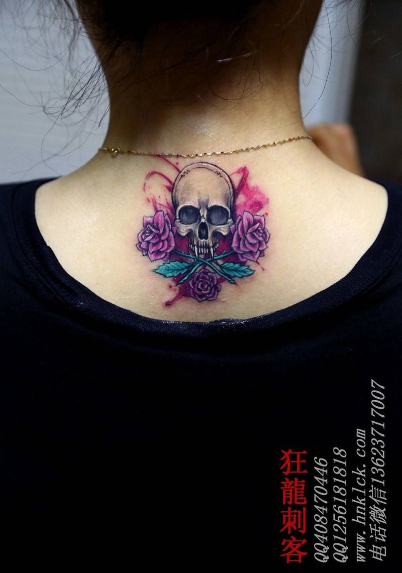 小清新骷髅纹身图片_插画颈部肩部欧美清新写实人物鬼神植物纹身图案