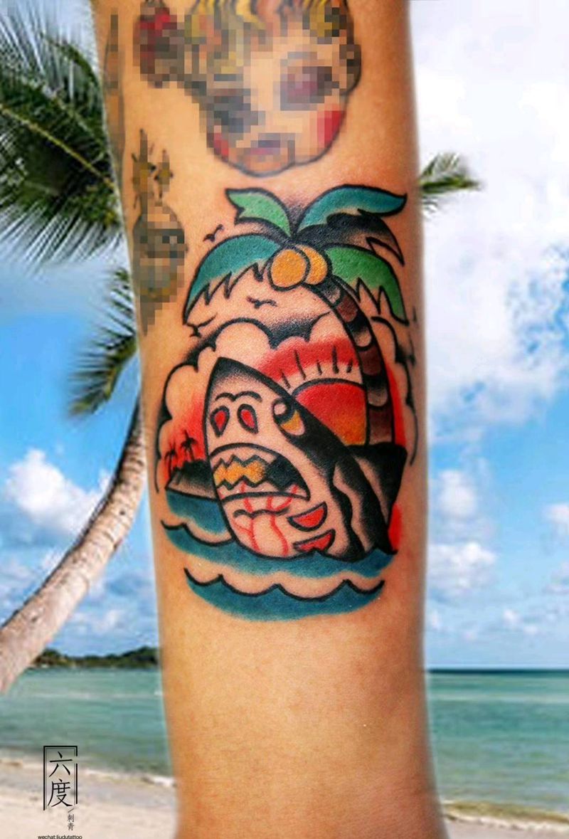 鲨鱼纹身图片_手臂Old School纹身图案