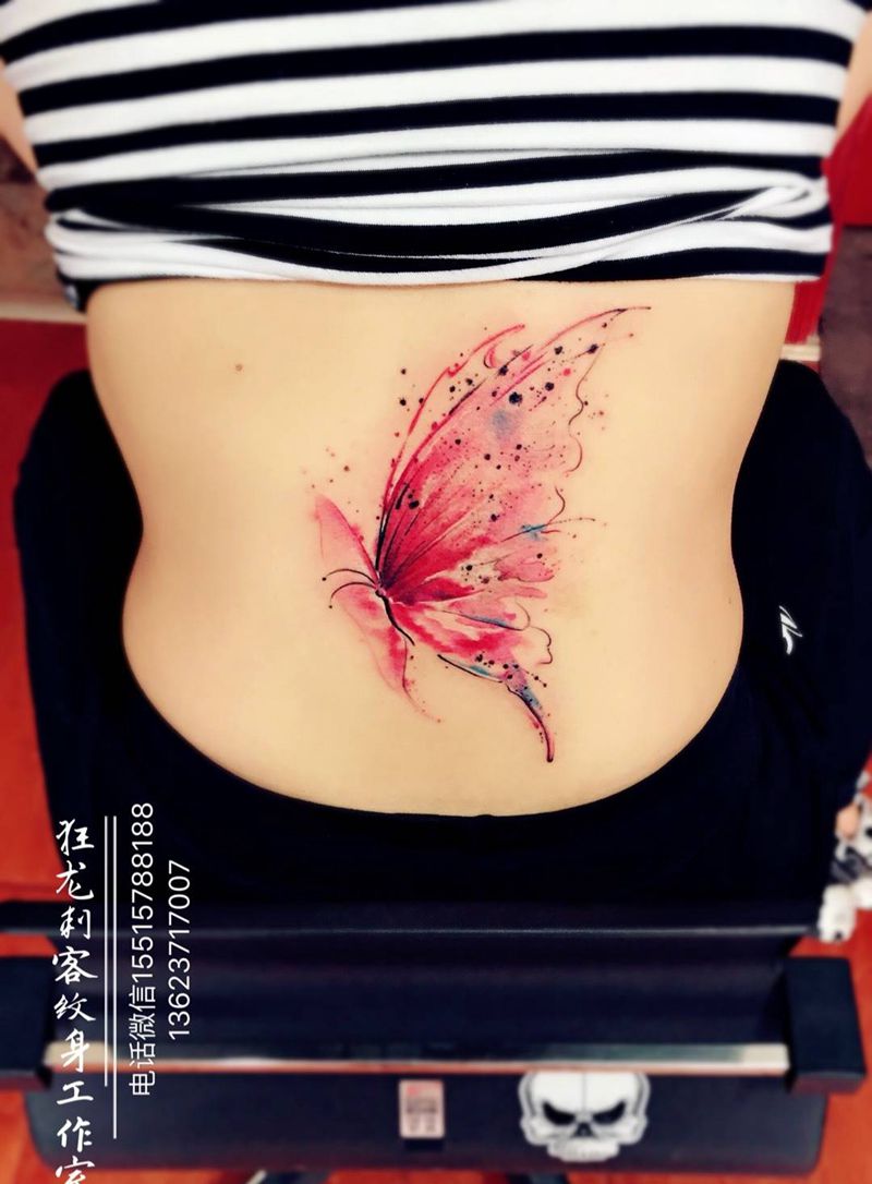 遮盖胎记纹身图片_成品背部腰部臀部欧美传统清新动物原创纹身图案