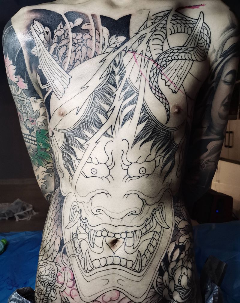 通体纹身图片_腹部背部新传统纹身图案
