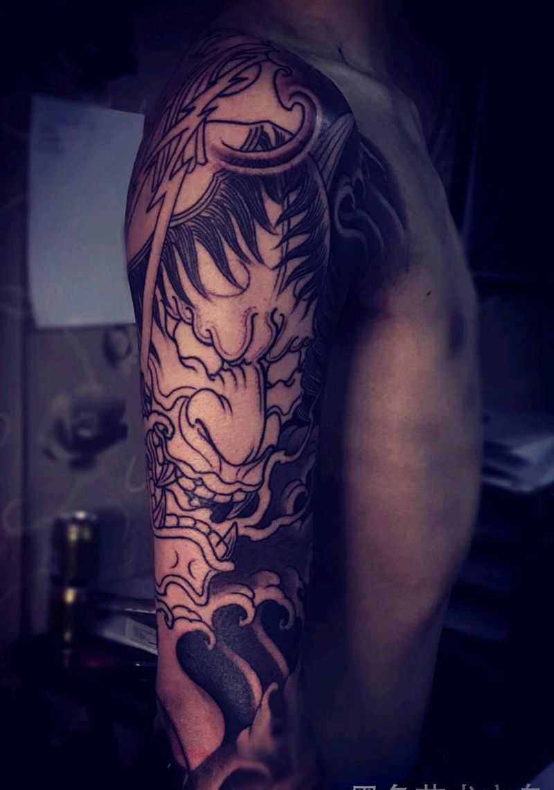 大臂般若纹身图片_手臂新传统般若纹身图案