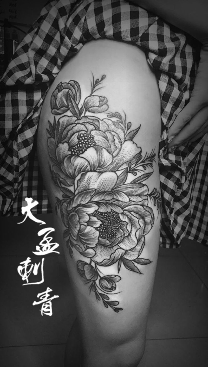 大腿牡丹纹身图片_成品纹身图案