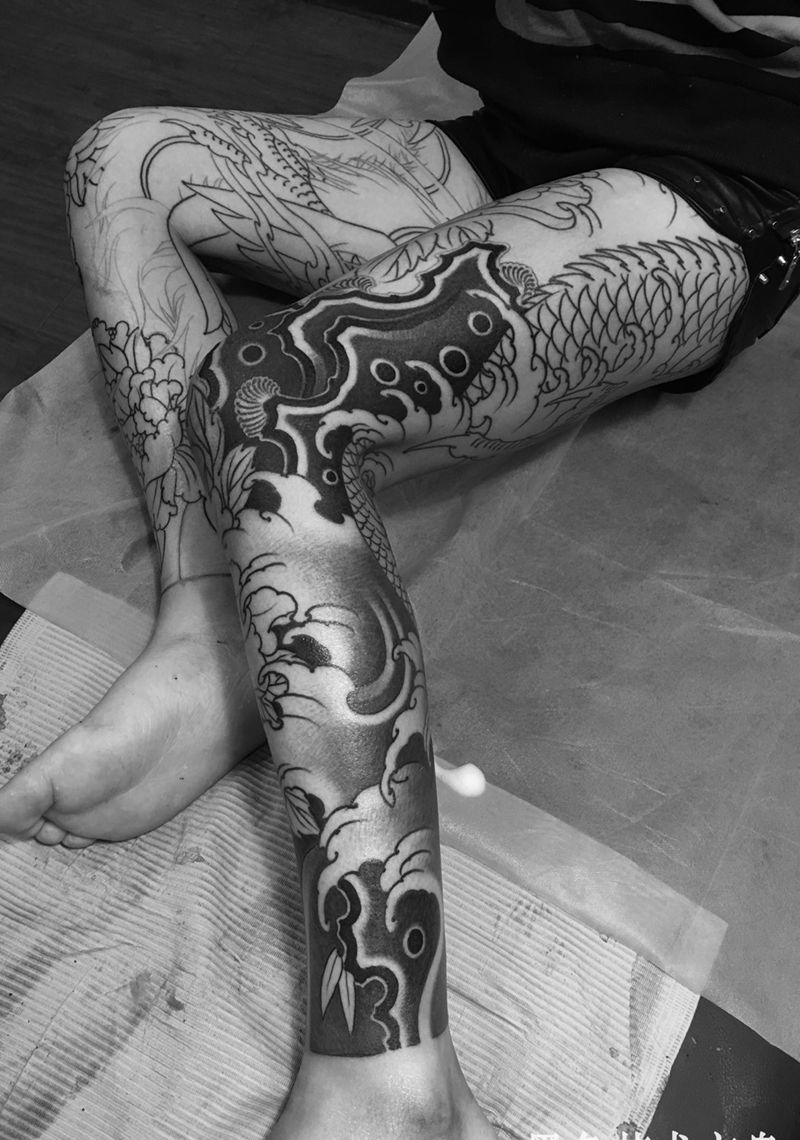 进行中纹身图片