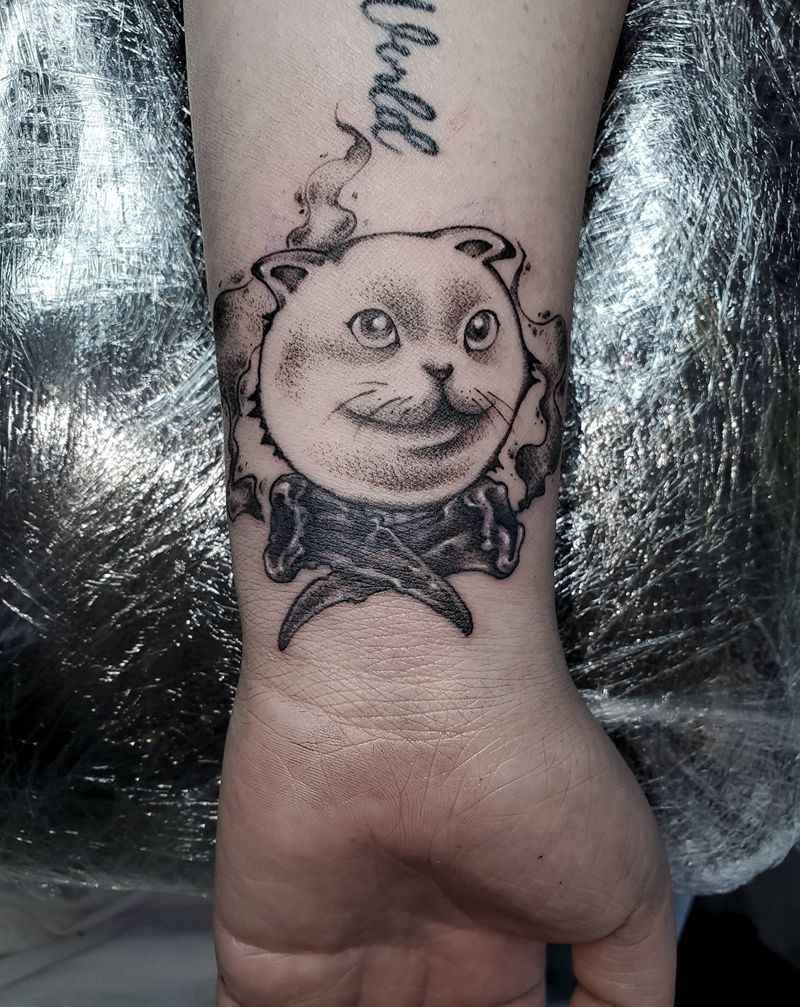 猫咪纹身图片_手臂欧美写实遮盖猫暗黑纹身图案