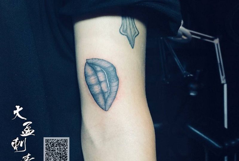 嘴唇牙齿纹身图片_成品纹身图案