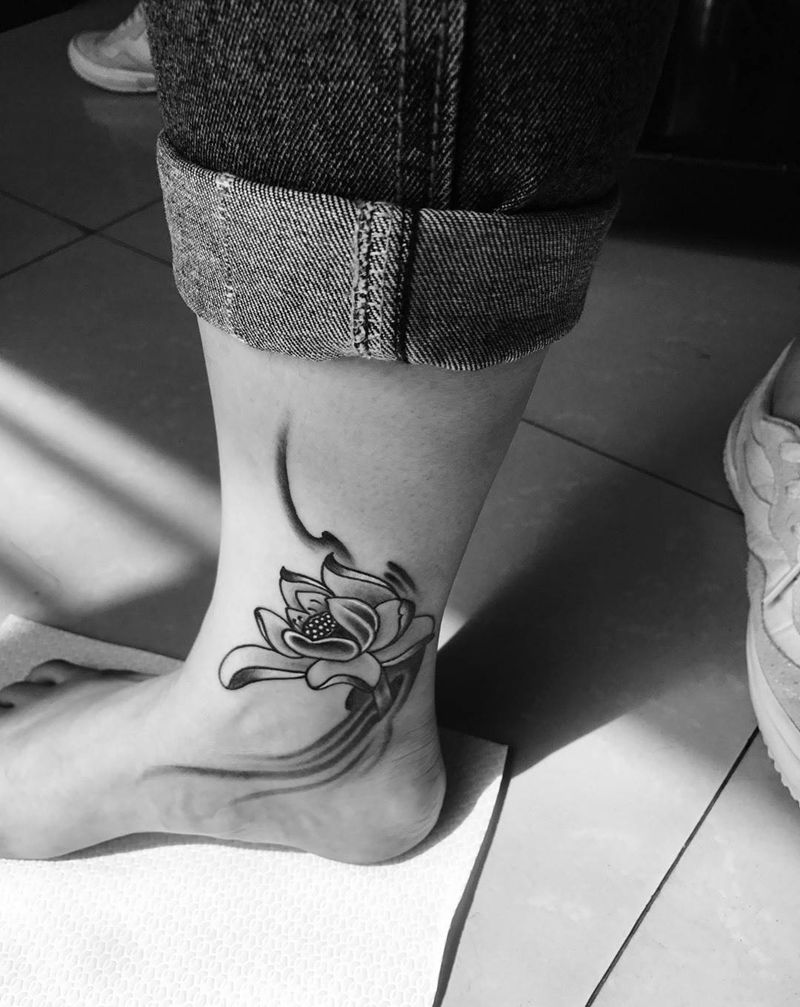 荷花纹身图片