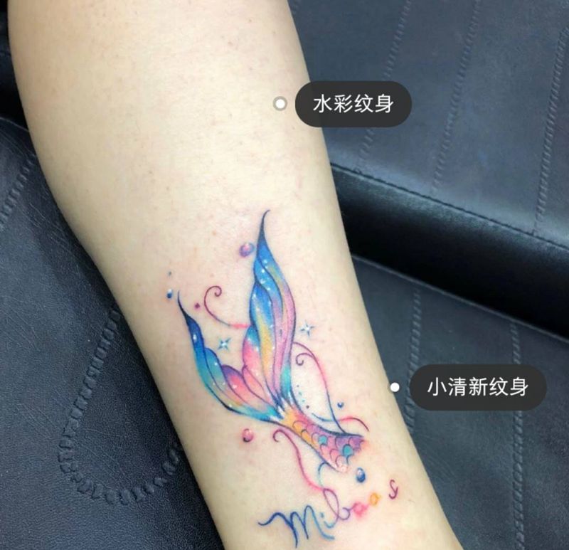 小清新纹身图片_肩部水彩纹身图案