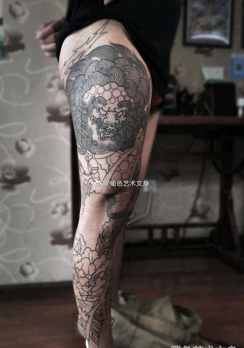 唐狮包整腿纹身图片_腿部脚部新传统纹身图案