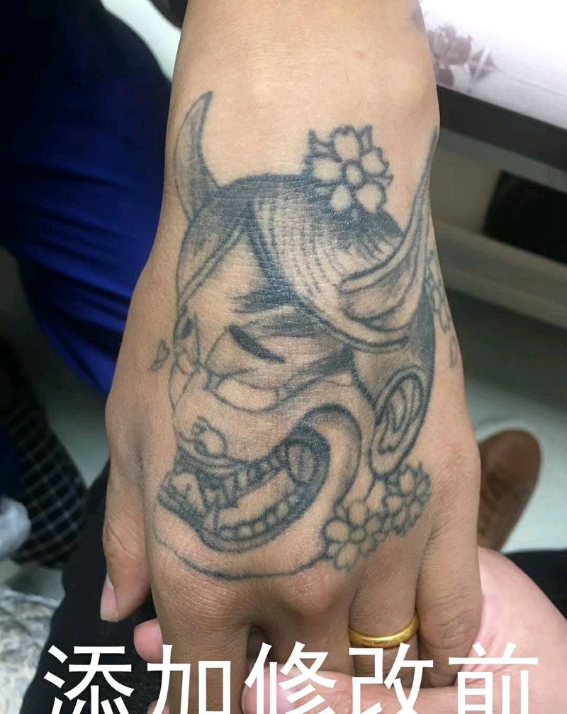 手面遮盖修改纹身图片_手部新传统纹身图案