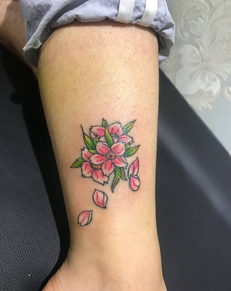 小花花纹身图片_成品腿部脚部清新植物纹身图案