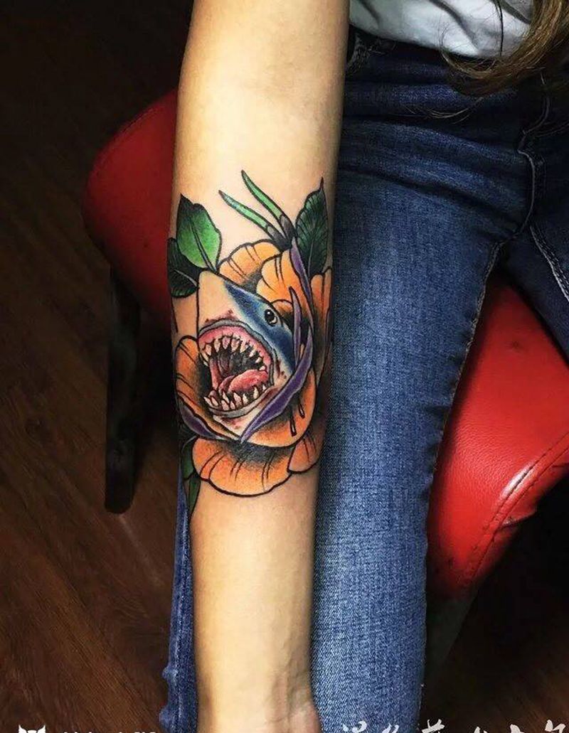 鲨鱼，花纹身图片