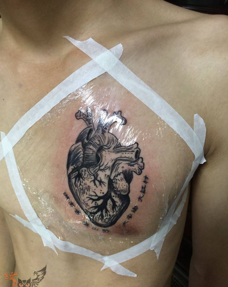 心脏纹身图片_成品胸部纹身图案