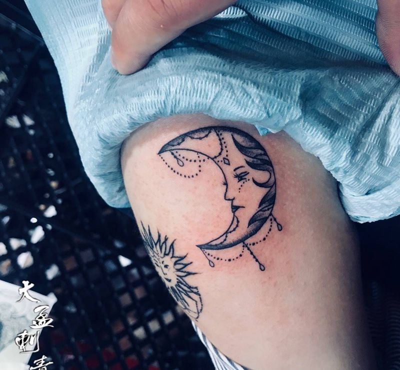 月亮纹身图片_成品纹身图案