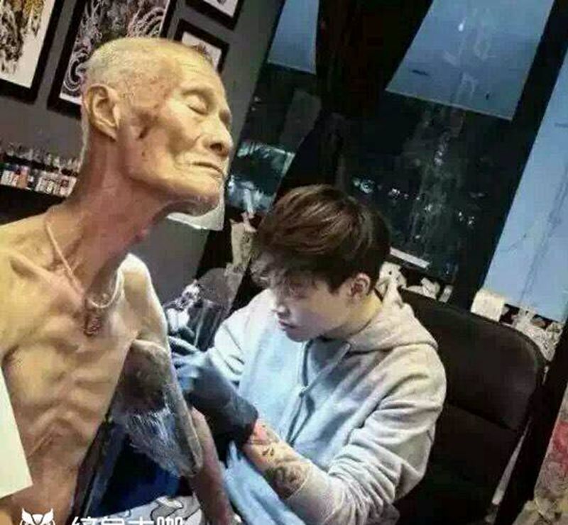 年轻人纹身图片