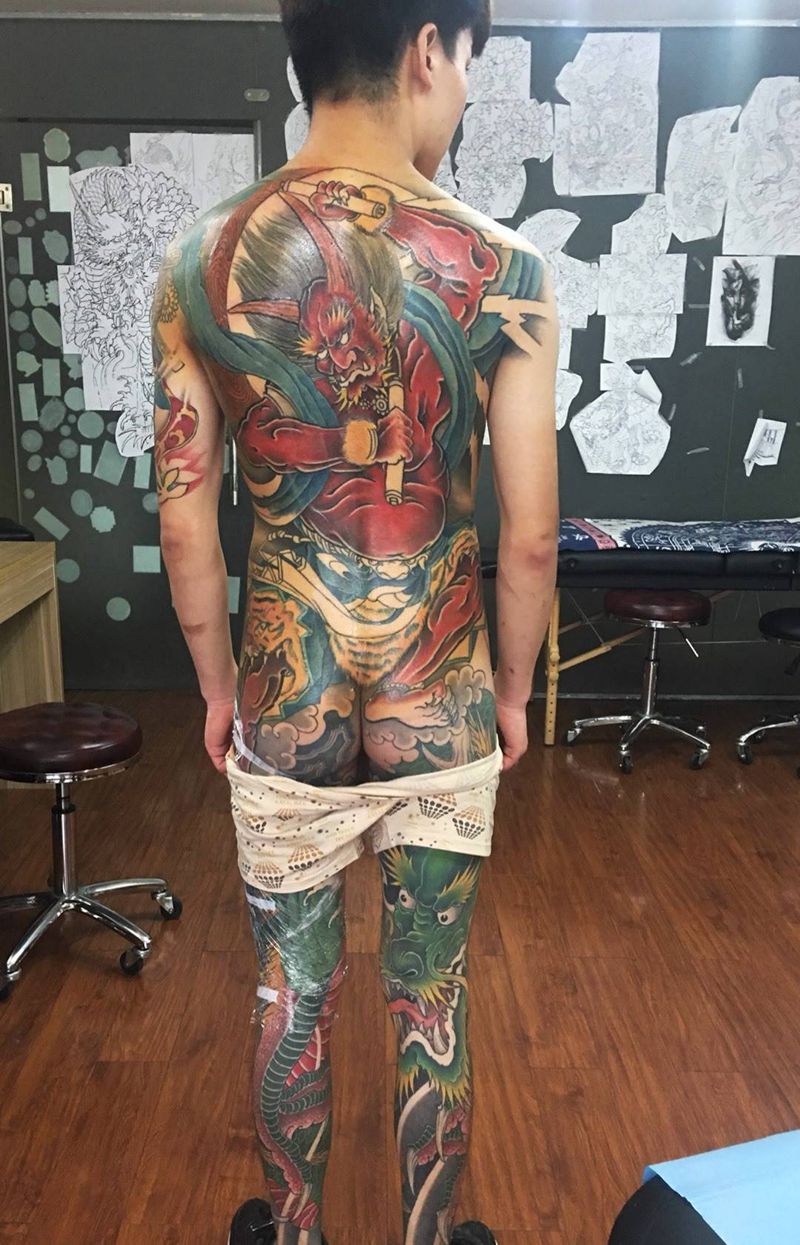 通体纹身图片