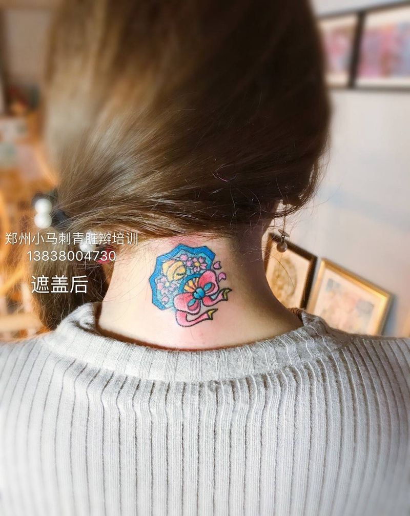 小扇子纹身图片