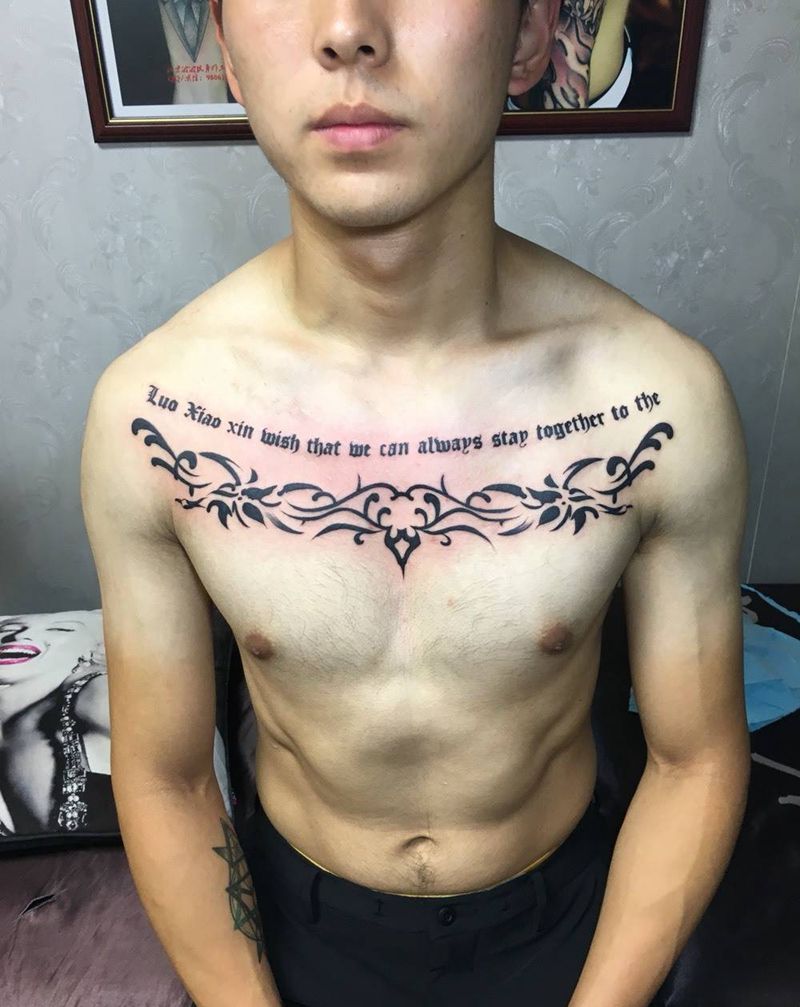 胸前图腾字母纹身图片
