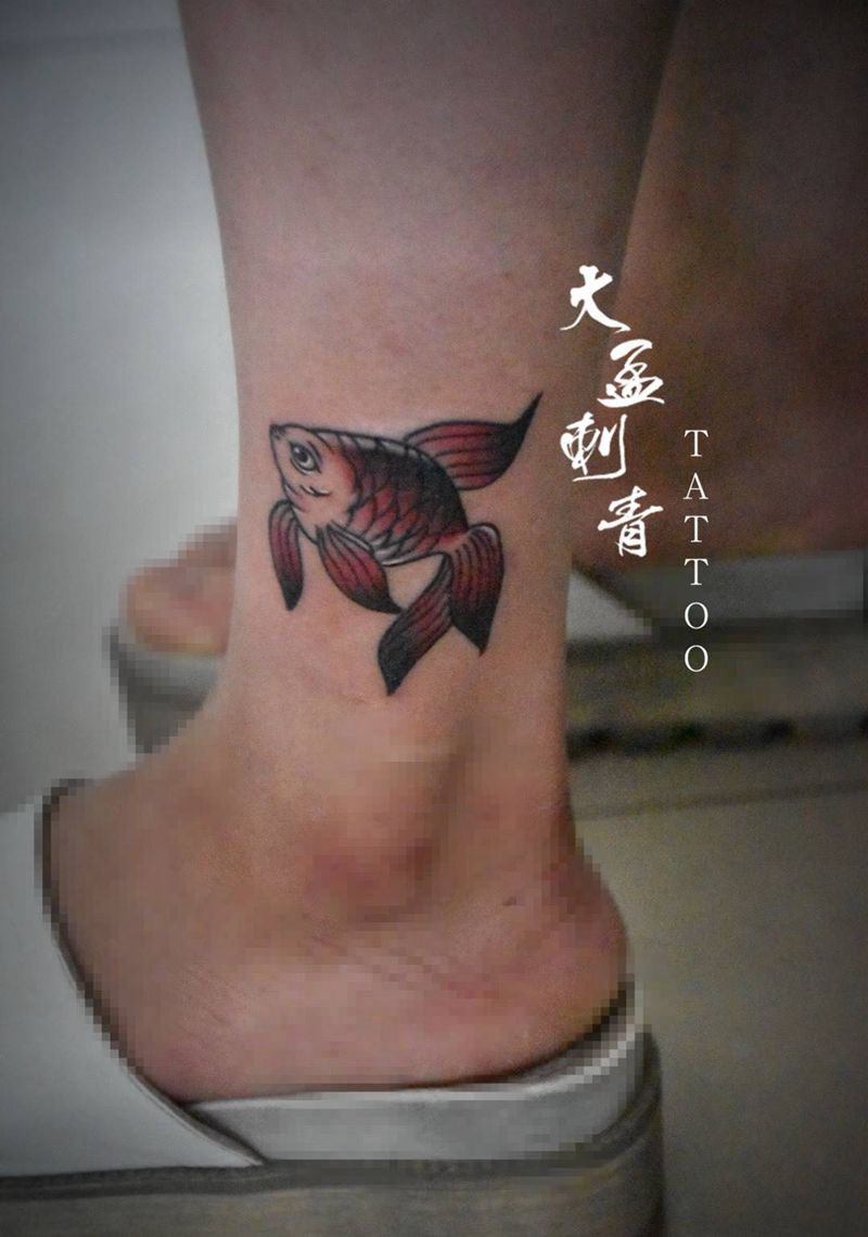 小金鱼纹身图片